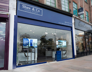 Agents capitalise on soaring high-street footfall with digital window signage
